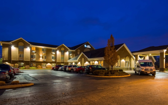 Отель Best Western Port Columbus США, Колумбус - отзывы, цены и фото номеров - забронировать отель Best Western Port Columbus онлайн вид на фасад