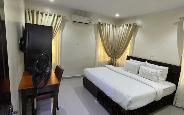 Number Eleven Hotel