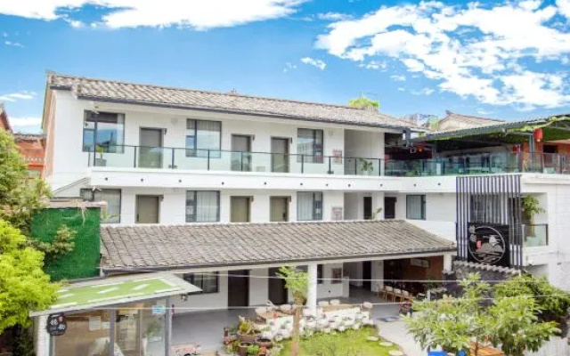 Yiyun Homestay(Puzhehei Qinglong mountain)