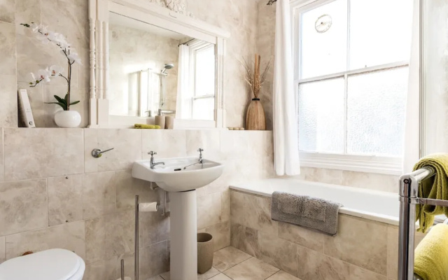 Spacious Property in North Laines