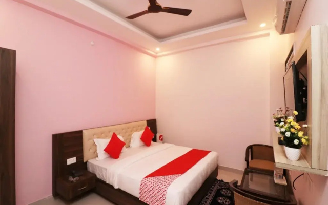 OYO 22356 Heaven Grand