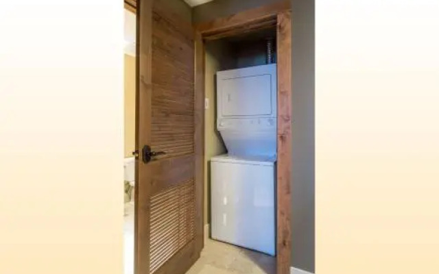 Edgemont 2306 - Luxury Ski-in Ski-out Condo