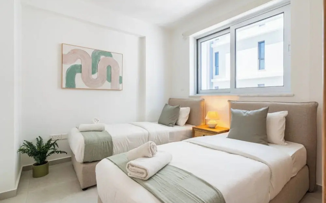 Aelia Chic 2-BR Apt & Balcony in Larnaca