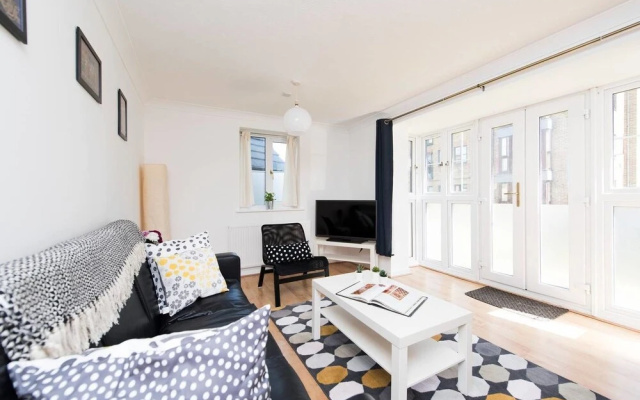 Lovely 2BR Flat in East London!