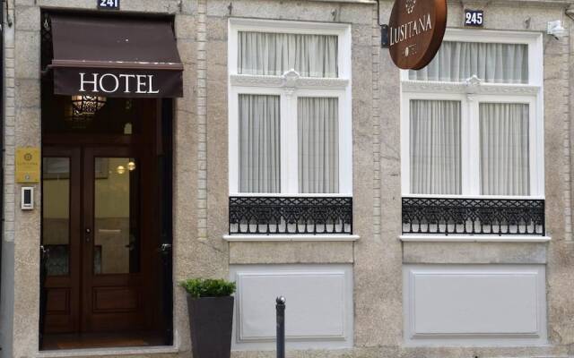 Lusitana Hotel вид на фасад