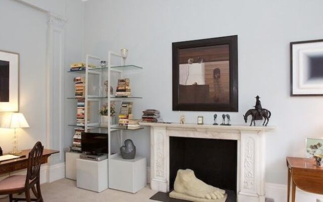 Отель A Place Like Home - Lovely Flat in Pimlico Area Великобритания, Лондон - отзывы, цены и фото номеров - забронировать отель A Place Like Home - Lovely Flat in Pimlico Area онлайн комната для гостей