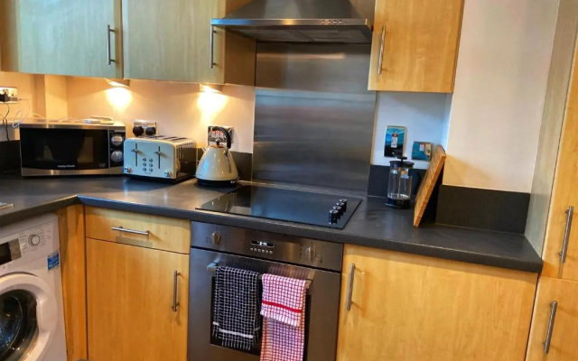 Chertsey - Beautiful 2 Bedroom Penthouse