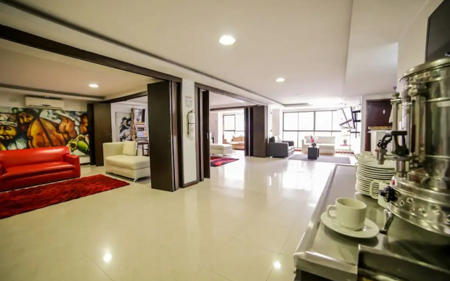 Hotel 33 Conquest