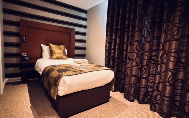 The Golf Hotel