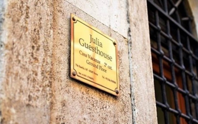 Отель Julia Guesthouse Италия, Рим - отзывы, цены и фото номеров - забронировать отель Julia Guesthouse онлайн вид на фасад