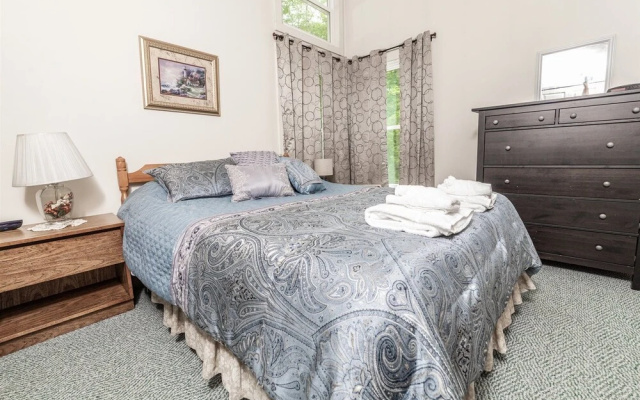 Private 3 Bedroom Home in the Woods of the White Mountains! Walk to Recreation Center - Df88e