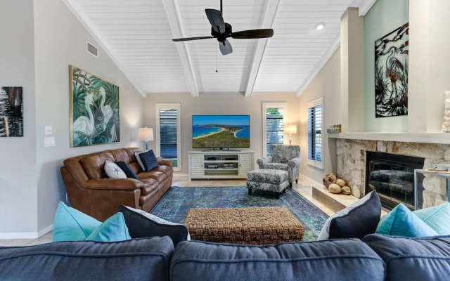 Boatabella - A Vibrant Coastal Retreat