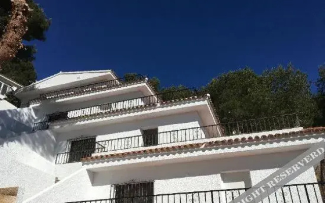 Agora Apartamentos La Volta