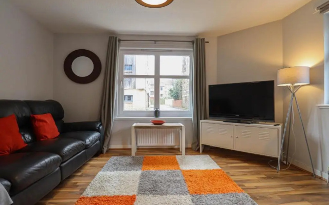 Queen Apartment