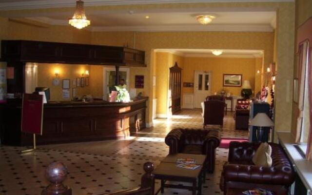 Fownes Hotel