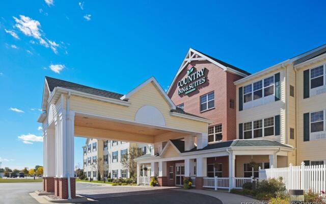 Отель Country Inn & Suites - Appleton North вид на фасад