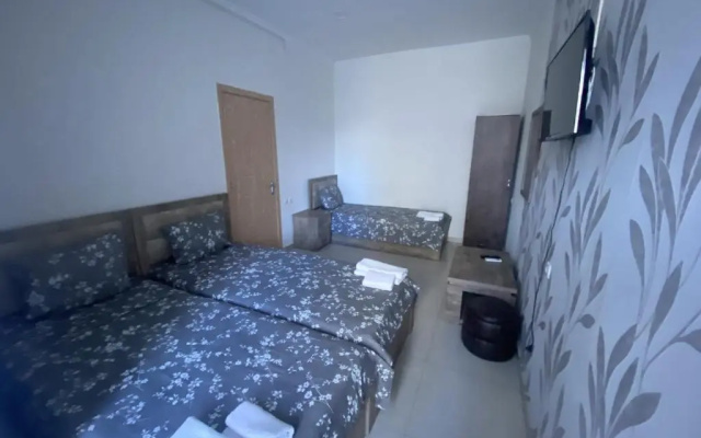 Standard Triple room · G&J Hotel — photo 1