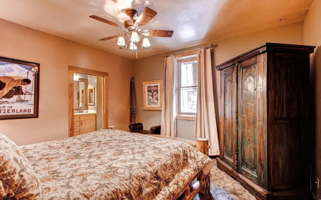 Ski Classic Lodge