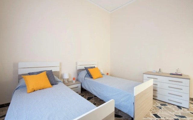 Casetta Vista Mare in Piazza a Mondello by Wonderful Italy