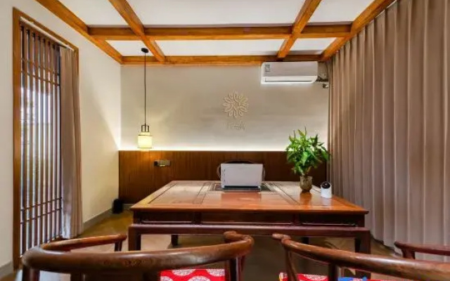Floral Hotel·Guanlan Banshanju Hotel