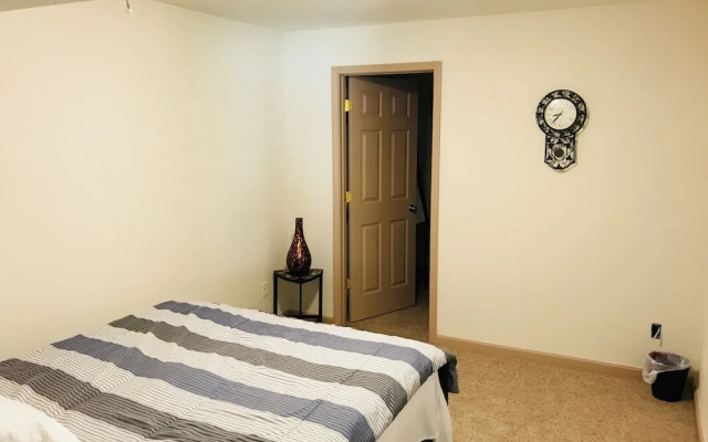 New Albany 3 BR Walkout Apartment