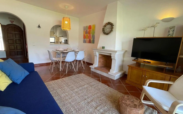 Superb Apartment with patio and pool view - BM
