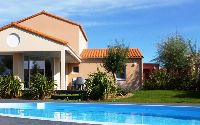 Villa in France With Private Heated Pool