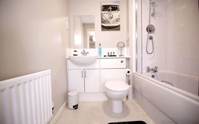 Kings Lodge: City Centre & Private Parking