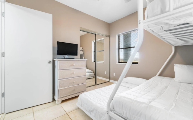 Romar Place 605