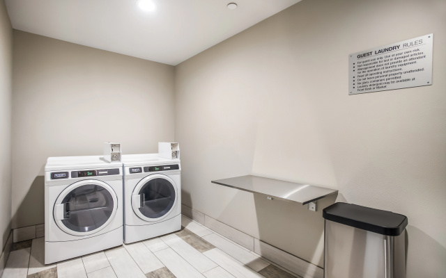 Holiday Inn Express & Suites Tulsa East - Catoosa by IHG