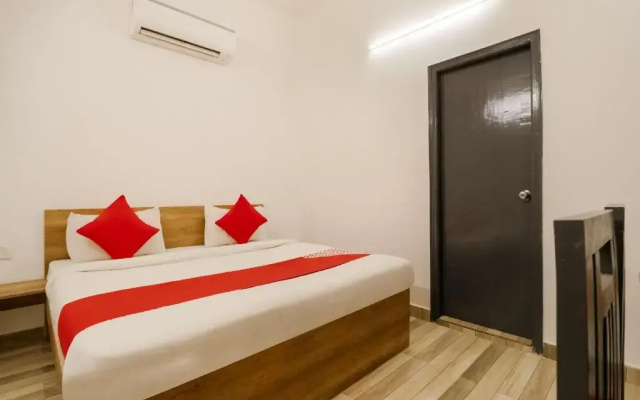 Vishu Moni Residency by OYO Rooms
