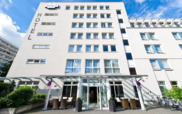 Отель ACHAT Comfort Hotel Dresden Altstadt Германия, Дрезден - 6 отзывов об отеле, цены и фото номеров - забронировать отель ACHAT Comfort Hotel Dresden Altstadt онлайн вид на фасад