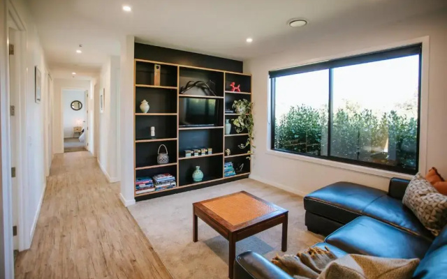 Minaret Ridge - Sleeps 8 - Mountain Views