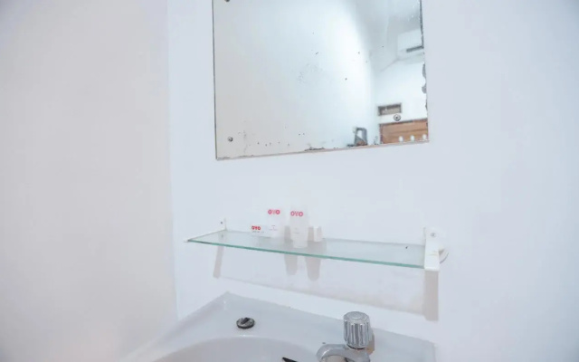 OYO 150 Harmoni Residence