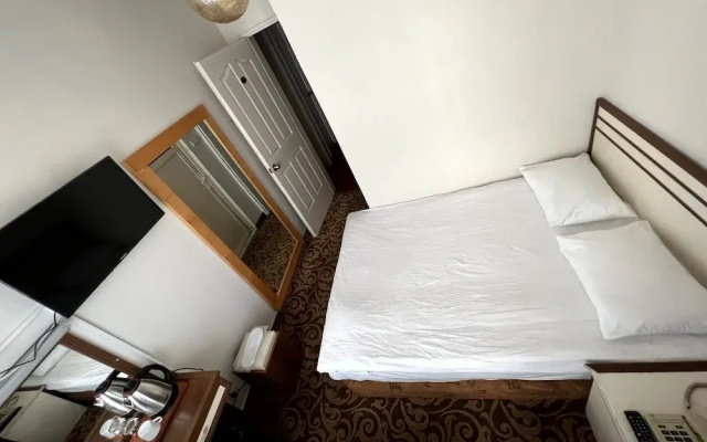 Headman Hotel
