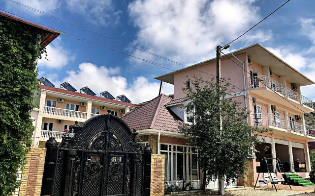 Zhemchuzhina u morja