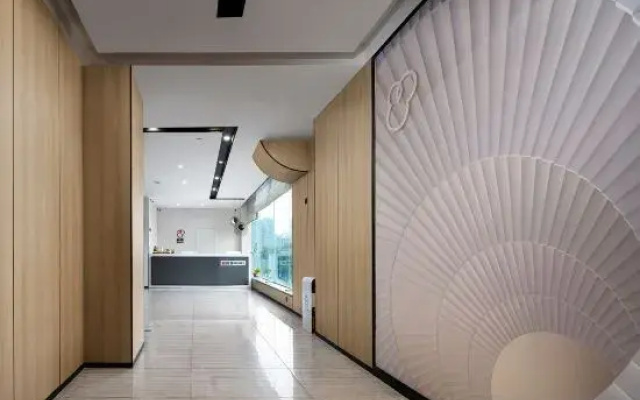 LOCALS HOTELS (Guangzhou East Railway Station Linhexi Metro Station Branch)