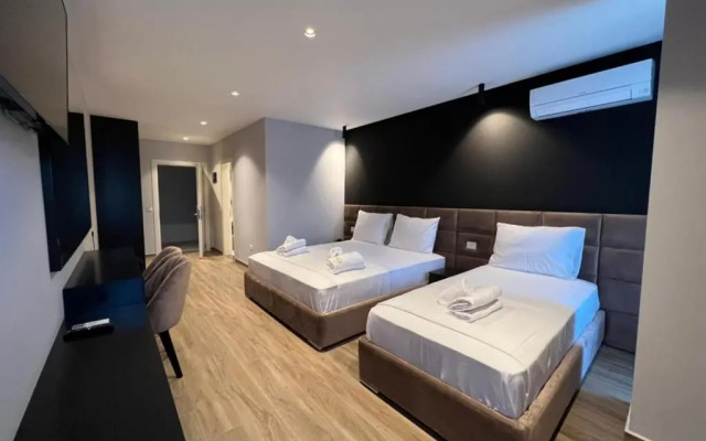 Leon Hotel