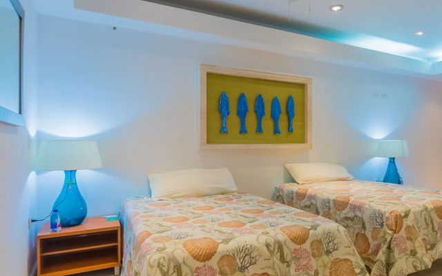 Deep Blue Condos - Entire