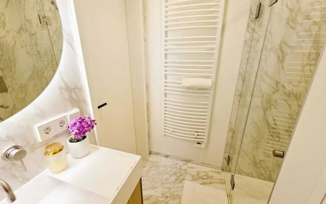 Cosy Terrace Studio close to city center