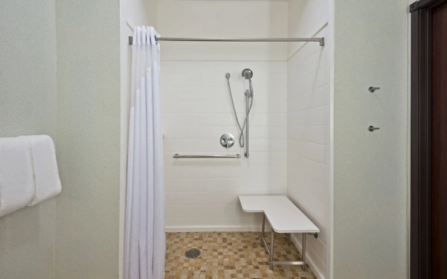 Holiday Inn Express & Suites Uniontown