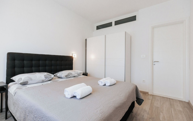 Apartments Lola