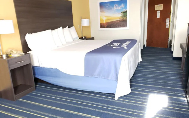 Days Inn Burlington East