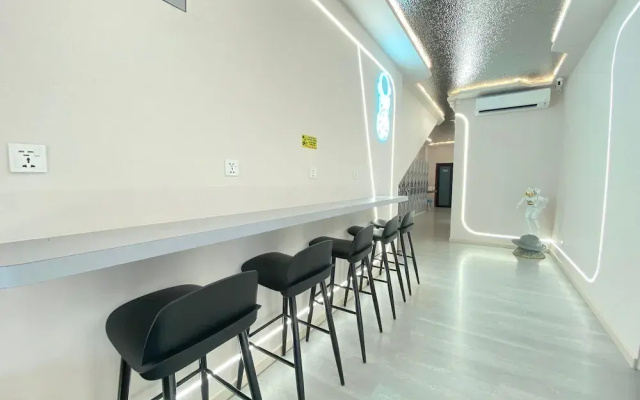 U Capsule Hotel