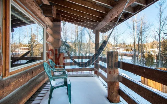 Grand Peaks Lodge