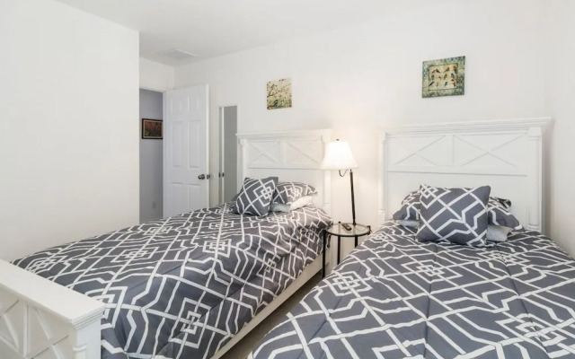 Veranda Palms 4470