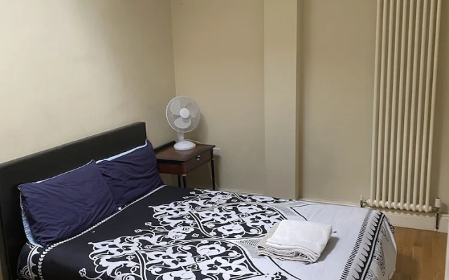 Spacious 3-bed Apartment in Central London