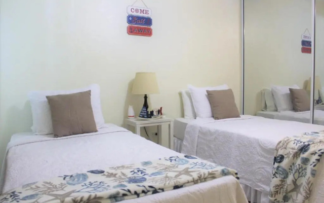 Beachfront 2 bdr, WiFi, Hammock, Kitchen The Reef 1