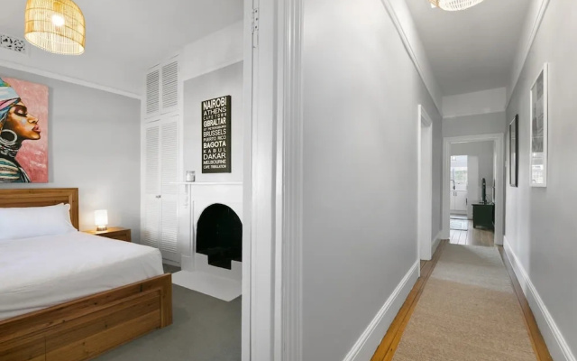 Charming 2-bed House in North Hobart