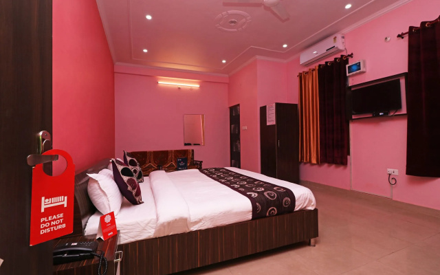OYO 10623 Hotel Om Sai Guest In
